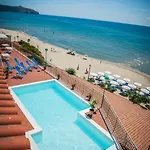 Otel Pica 3*